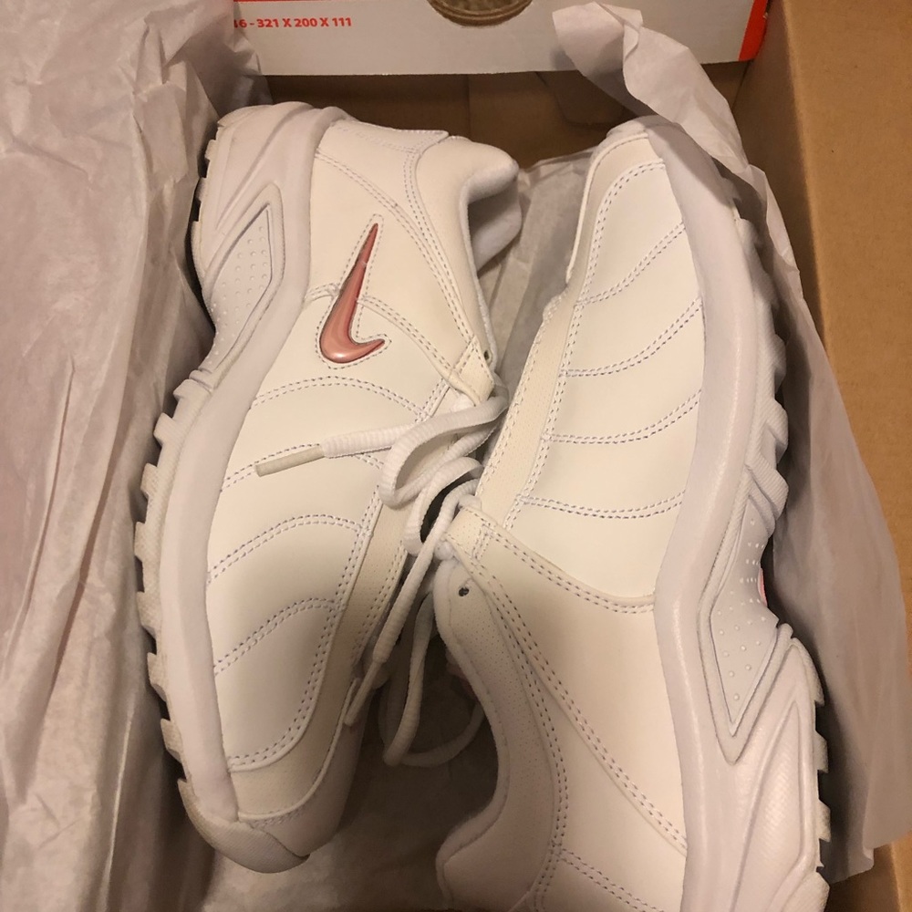 Women’s Nike VXT Size 9